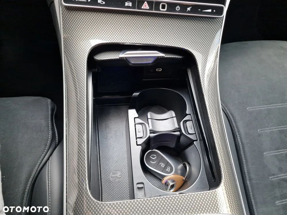 Mercedes-Benz Klasa C 300 d 9G-TRONIC - 34