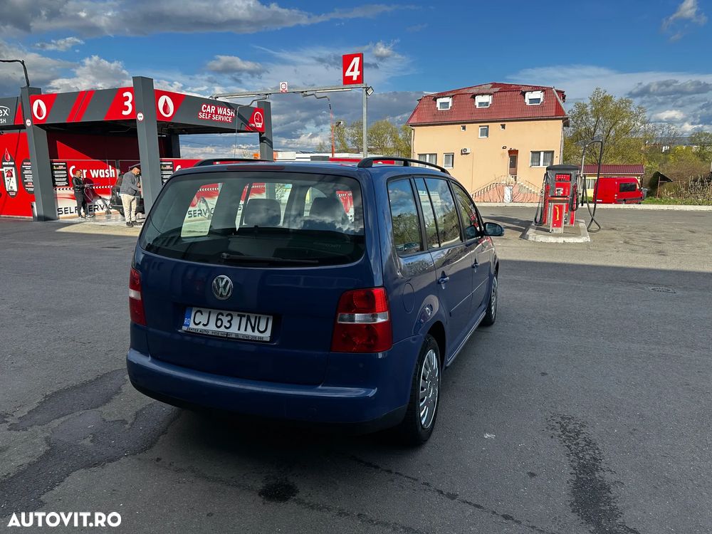 Volkswagen Touran 1.9TDI Conceptline - 3