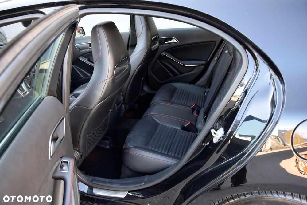 Mercedes-Benz Klasa A 200 (BlueEFFICIENCY) AMG Sport - 11