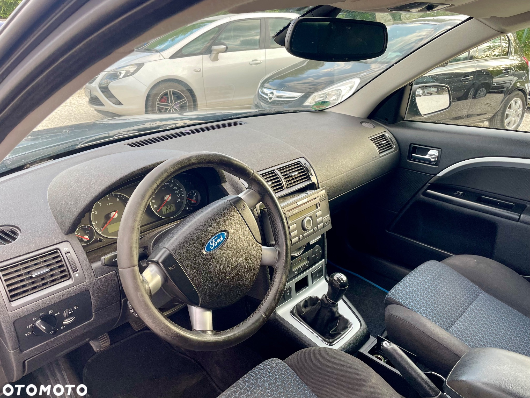 Ford Mondeo 1.8 Ghia - 2