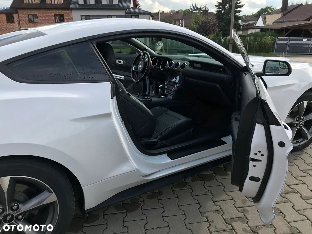 Ford Mustang - 26