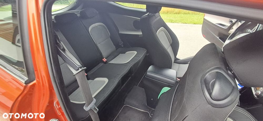 Kia Ceed 1.6 GDI ISG Platinum Edition - 31