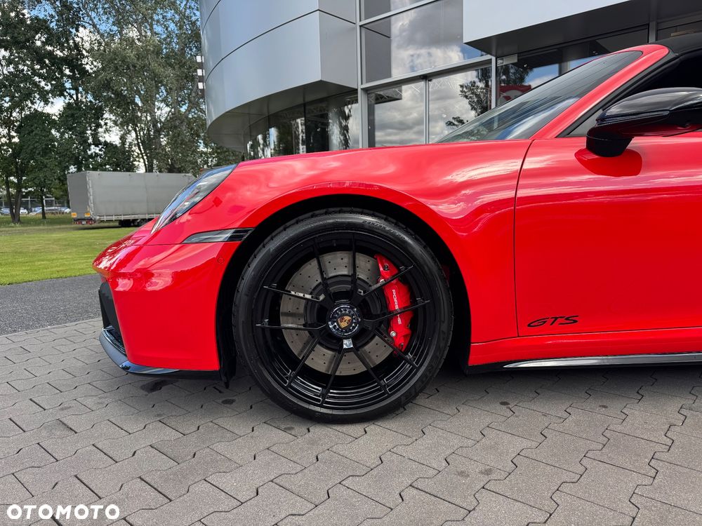 Porsche 911 Carrera T-Hybrid 4 GTS - 16