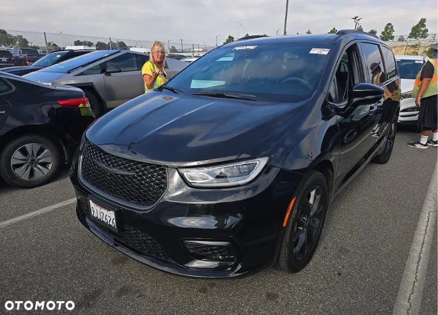 Chrysler Pacifica - 3