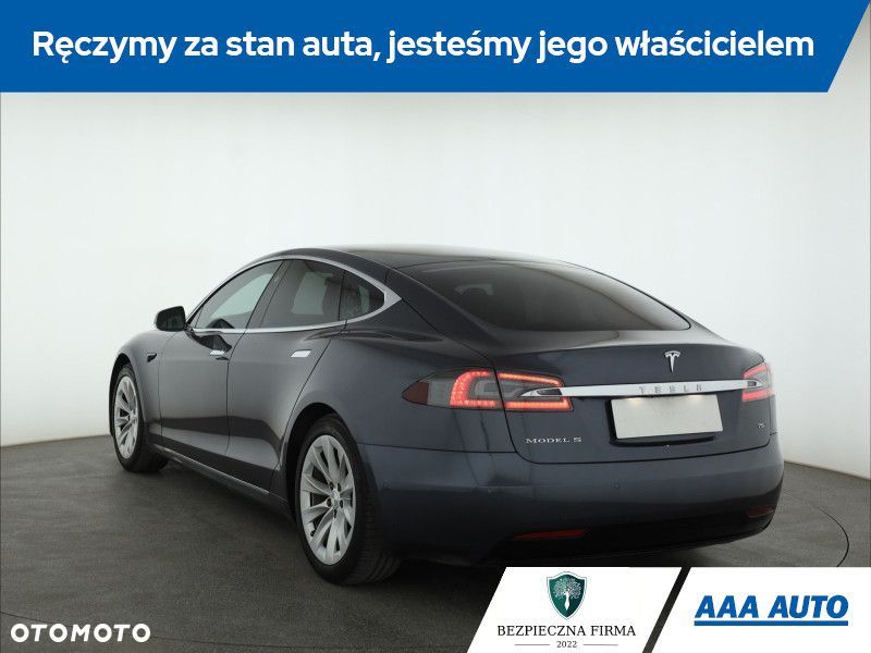 Tesla Model S - 6