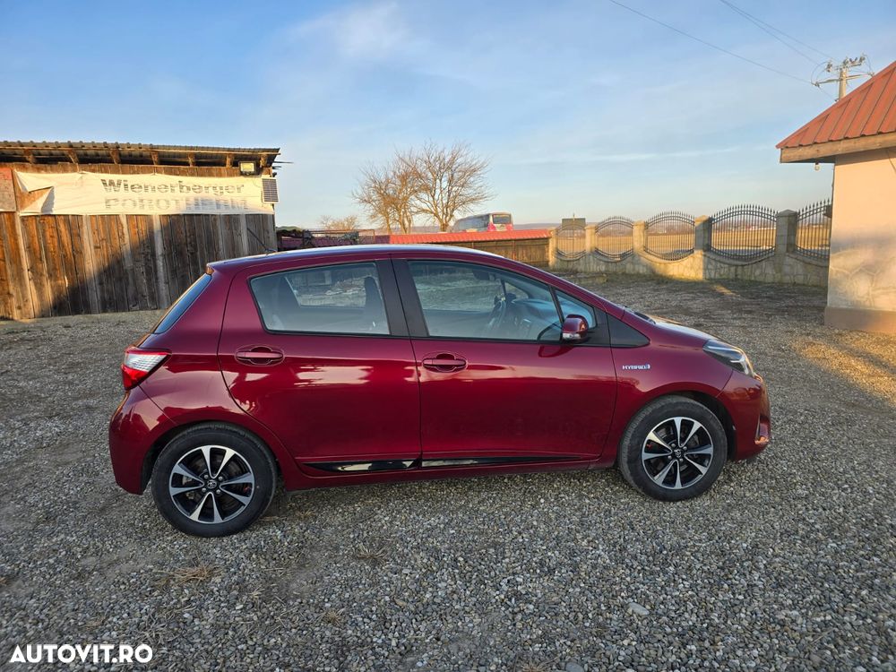 Toyota Yaris 1.5 VVT-i HSD Active - 3