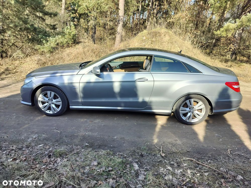 Mercedes-Benz Klasa E 350 CDI DPF BlueEFFICIENCY 7G-TRONIC Elegance - 9