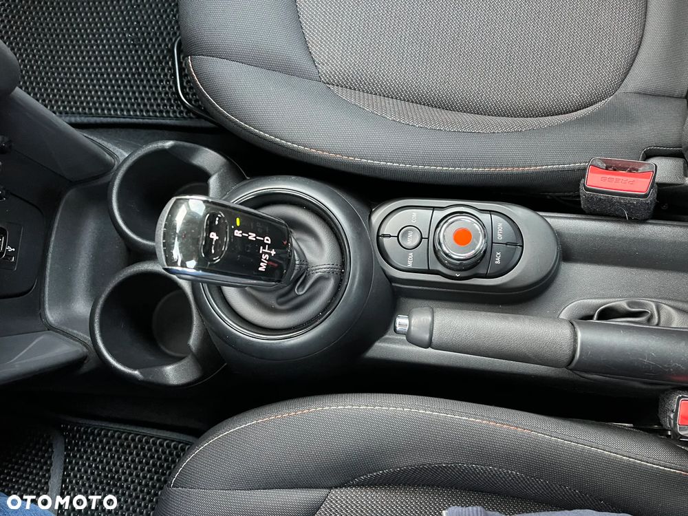 MINI Cooper Standard - 13