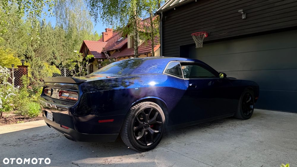 Dodge Challenger - 11