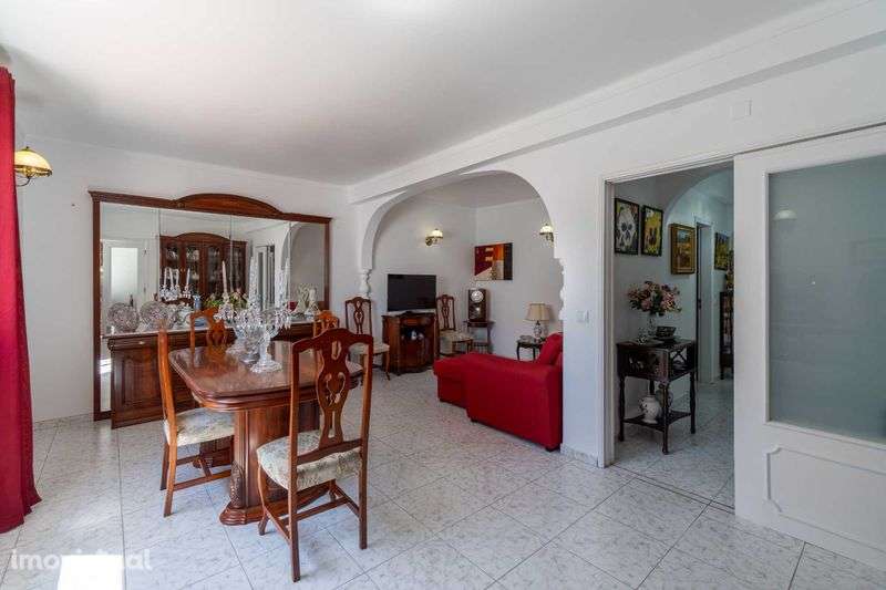 Apart T3 totalmente renovado 2 wc e marquise em Vila Real Sto. António - Grande imagem: 2/12