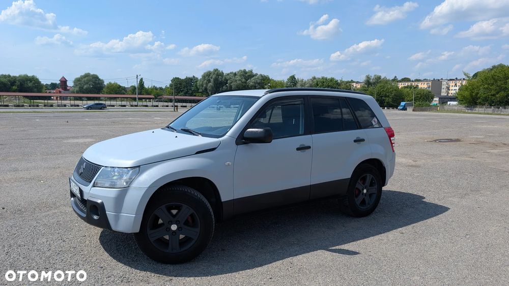 Suzuki Grand Vitara 2.0 - 1