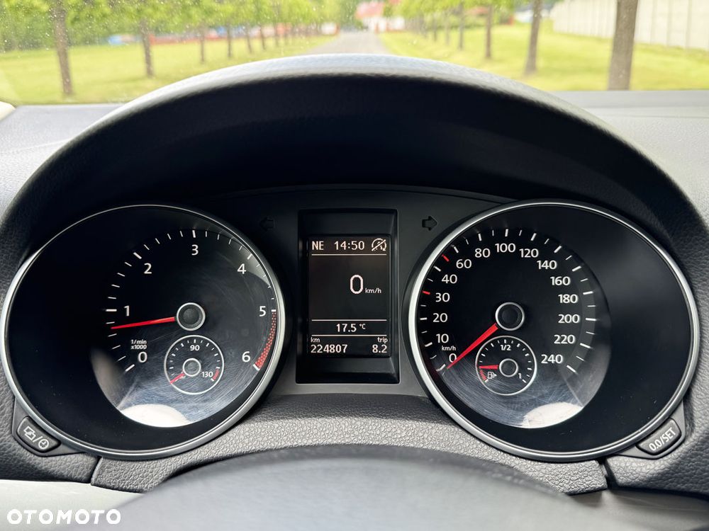 Volkswagen Golf 1.6 TDI DPF BlueMotion - 23