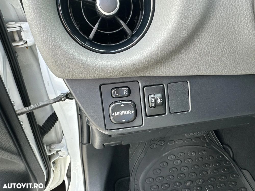 Toyota Yaris - 16