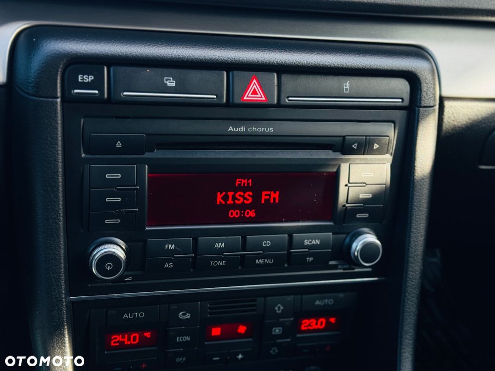 Audi A4 Limousine - 16