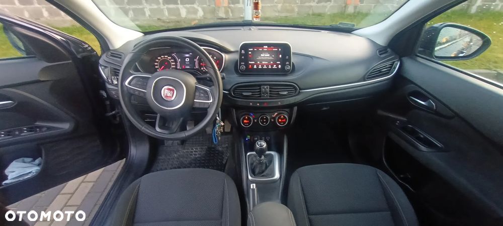 Fiat Tipo 1.4 T-Jet 16v Easy - 10