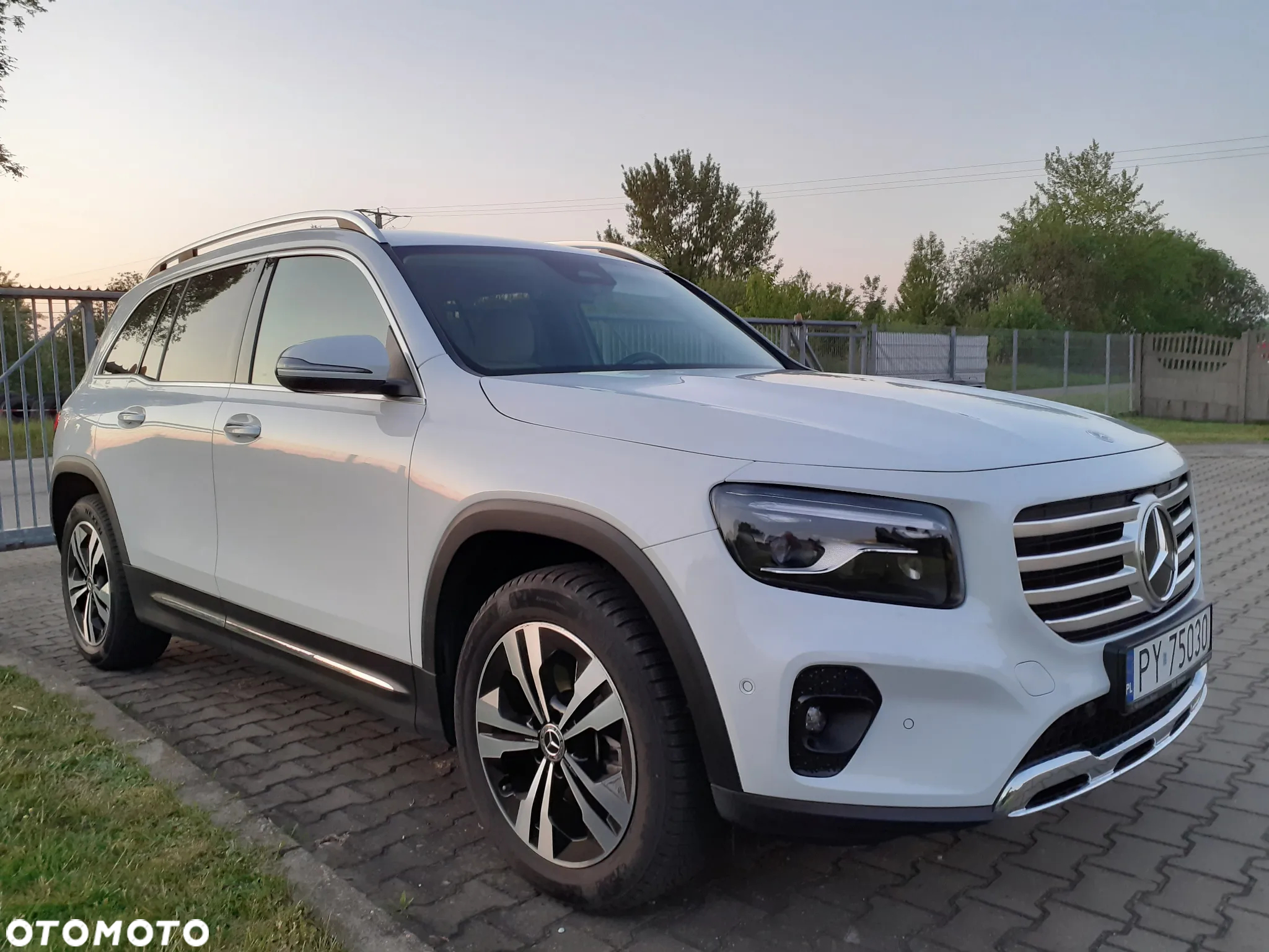 Mercedes-Benz GLB 200 Progressive 7G-DCT - 14