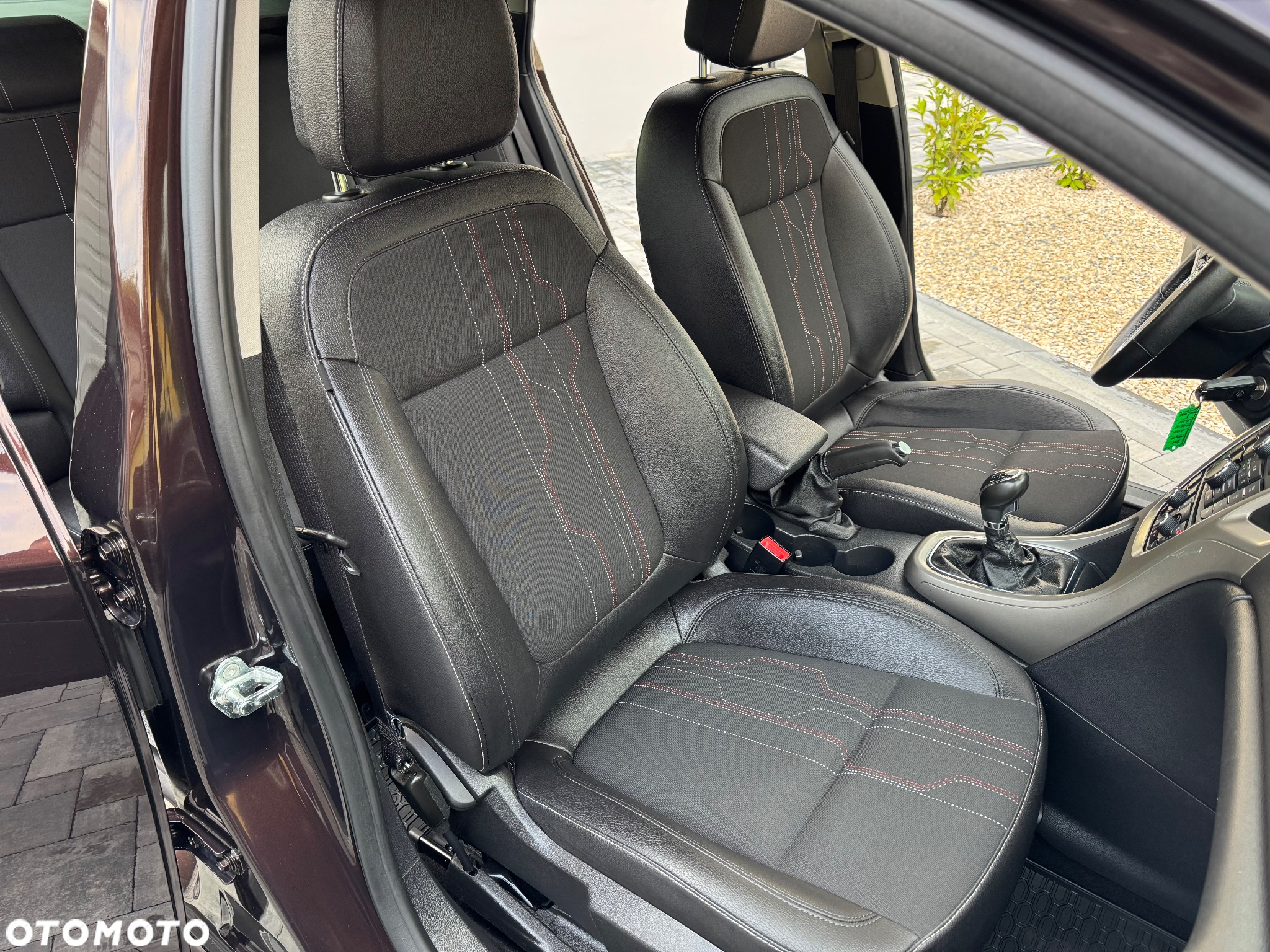 Opel Astra 1.4 Turbo Color Edition - 34