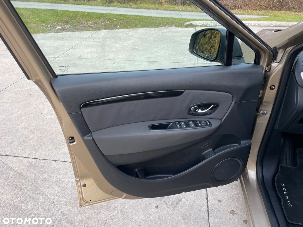 Renault Scenic Energy TCe 130 S&S Bose Edition - 13