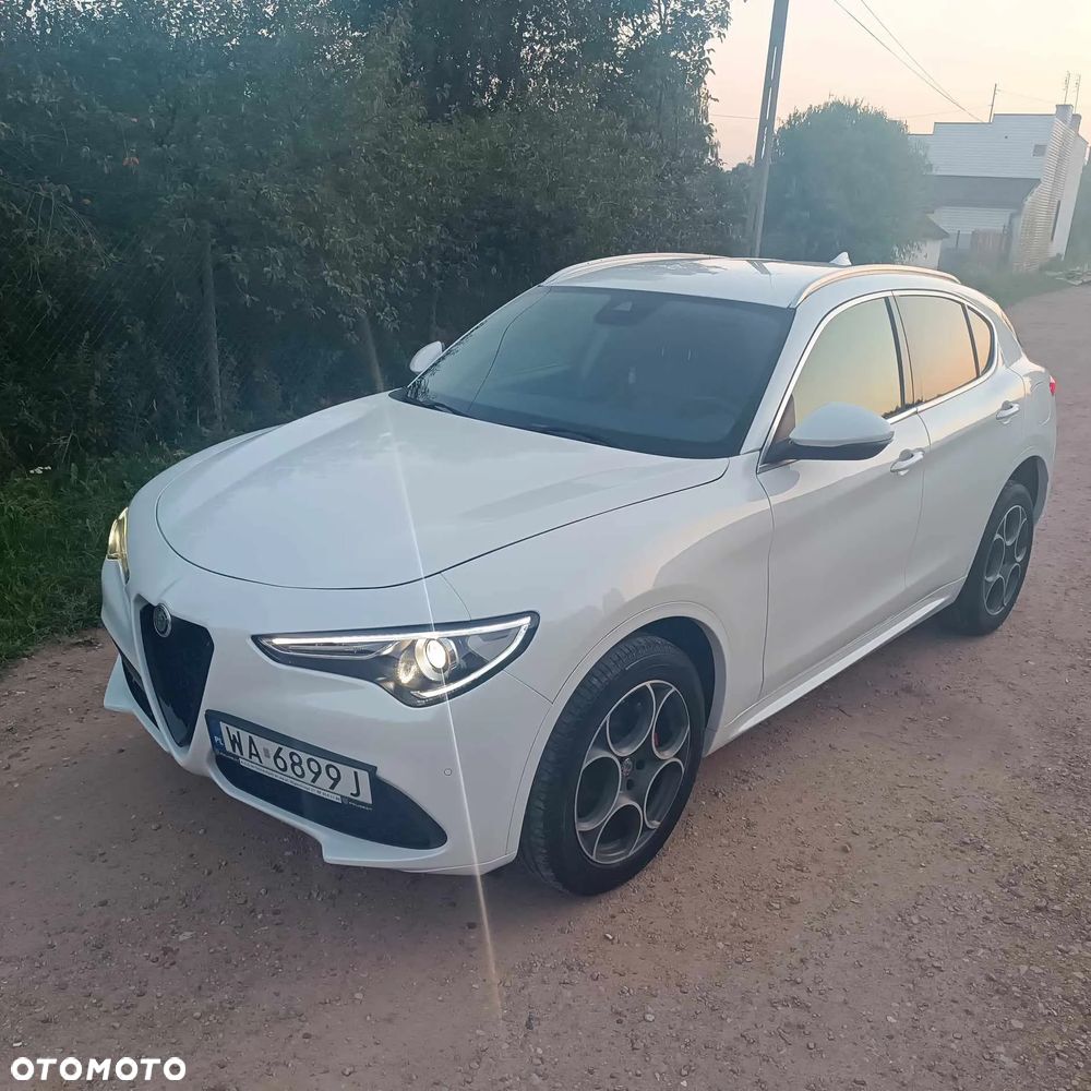 Alfa Romeo Stelvio 2.0 Turbo 16V AT8-Q4 Ti - 1