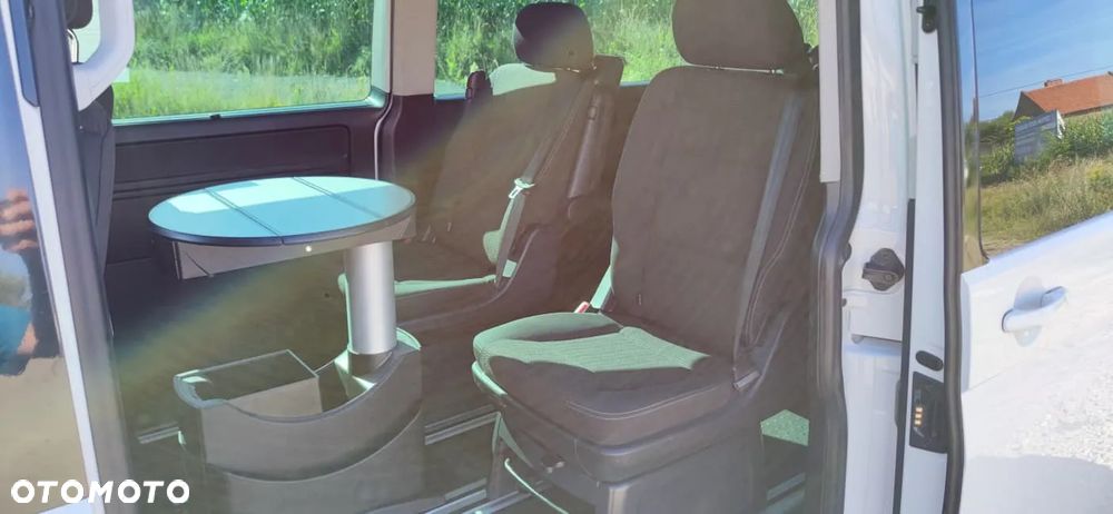 Volkswagen Multivan - 27