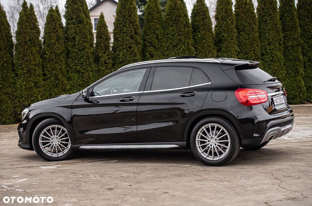 Mercedes-Benz GLA 250 4Matic 7G-DCT AMG Line - 10