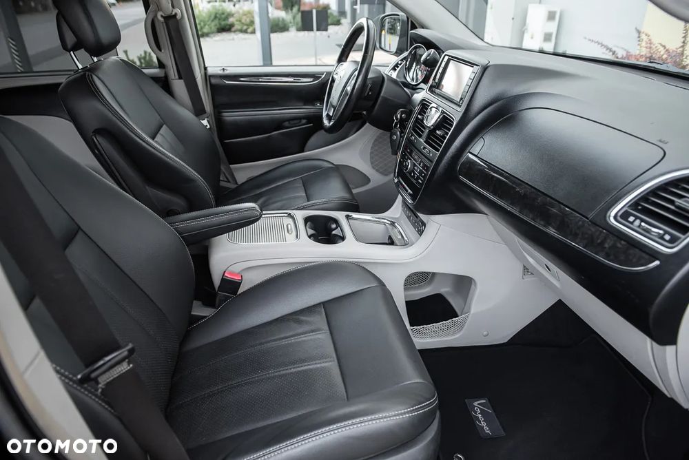 Lancia Voyager - 36