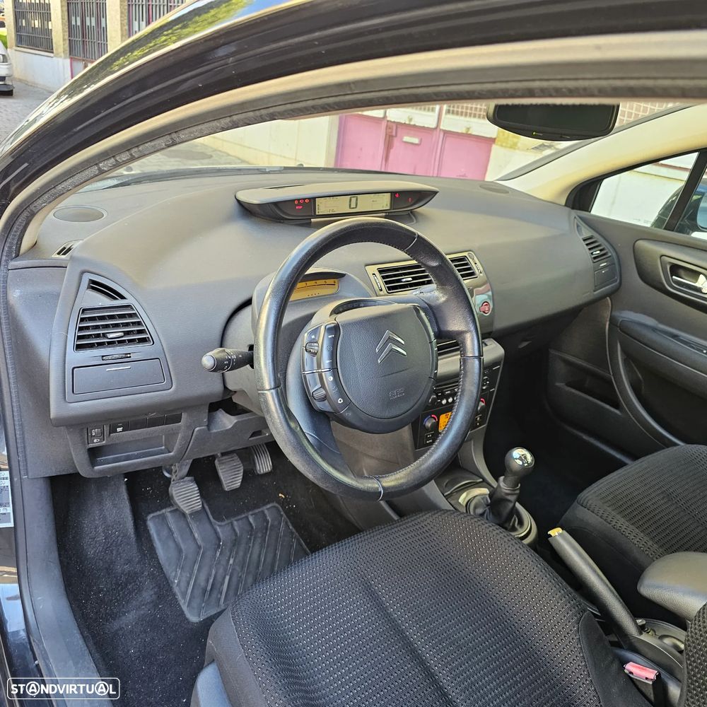 Citroën C4 Coupé 1.6 HDi 110 VTR - 13