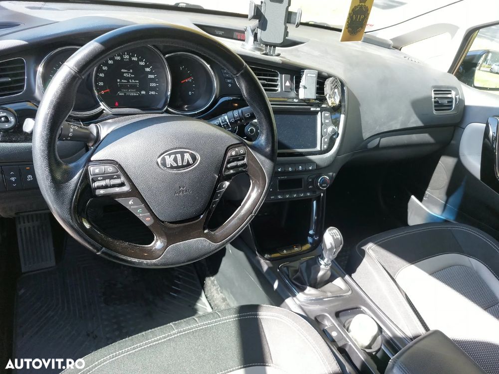 Kia Ceed - 8