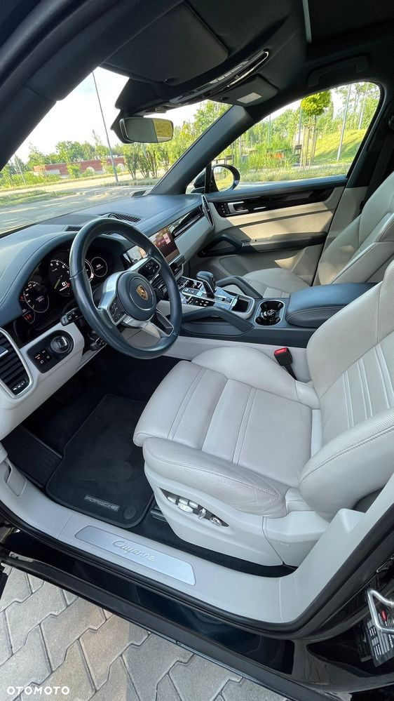 Porsche Cayenne Coupe E-Hybrid Platinum Edition - 7