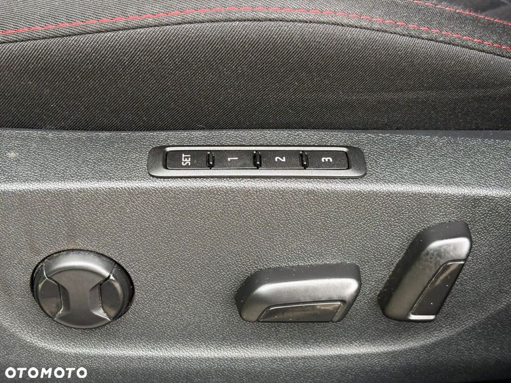 Skoda Octavia 2.0 TSI RS DSG - 13
