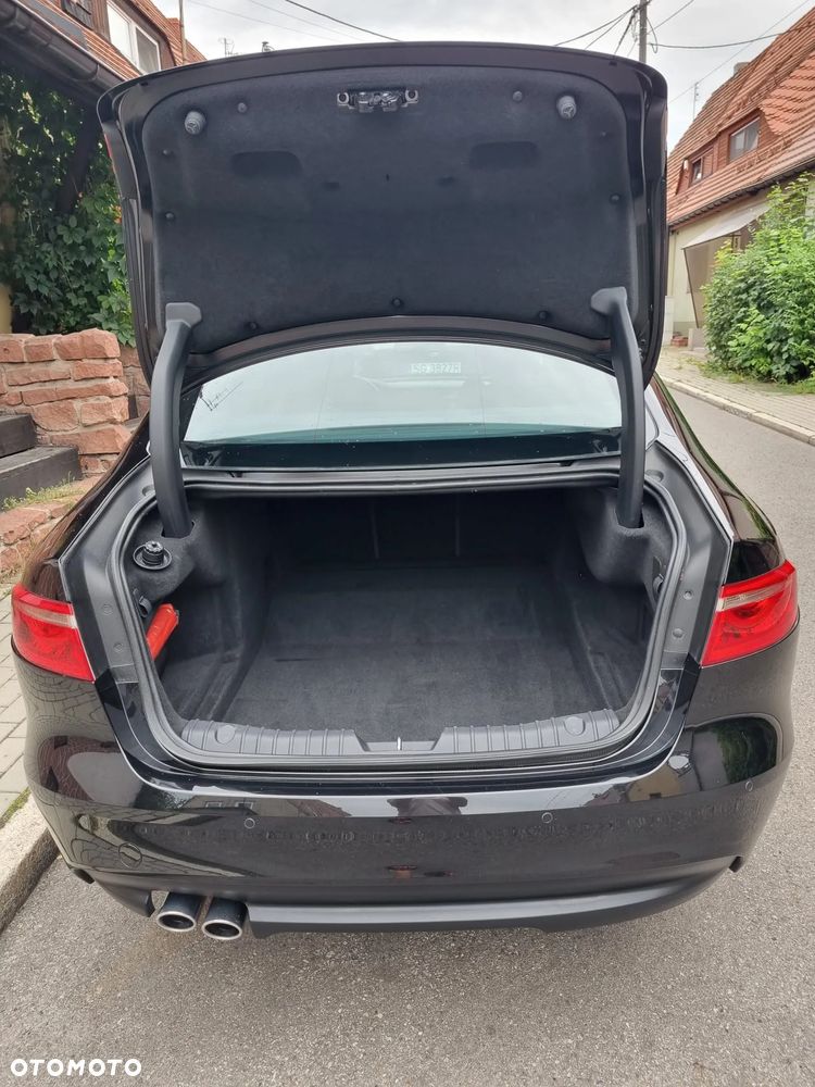 Jaguar XF 2.0 i4D R-Sport - 5
