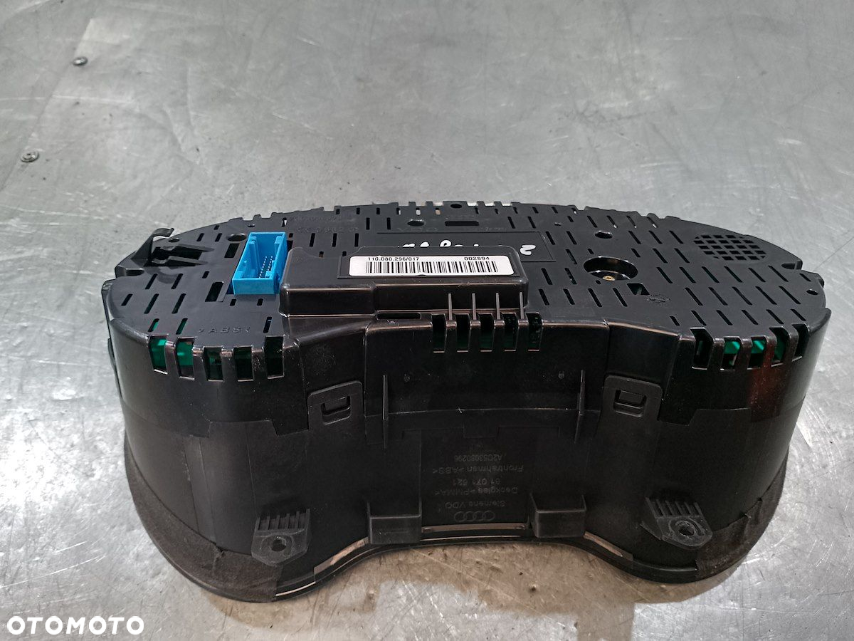 LICZNIK AUDI A3 ( 8P1 ) 8P0920900M  1.6 FSI - 4
