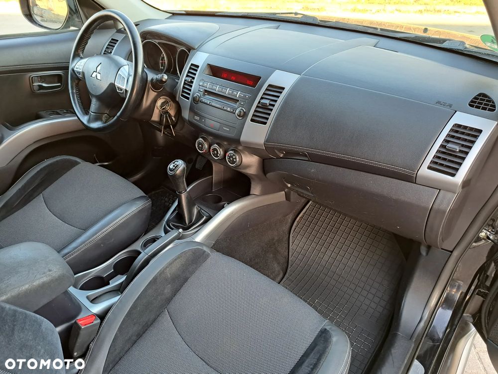 Mitsubishi Outlander - 20