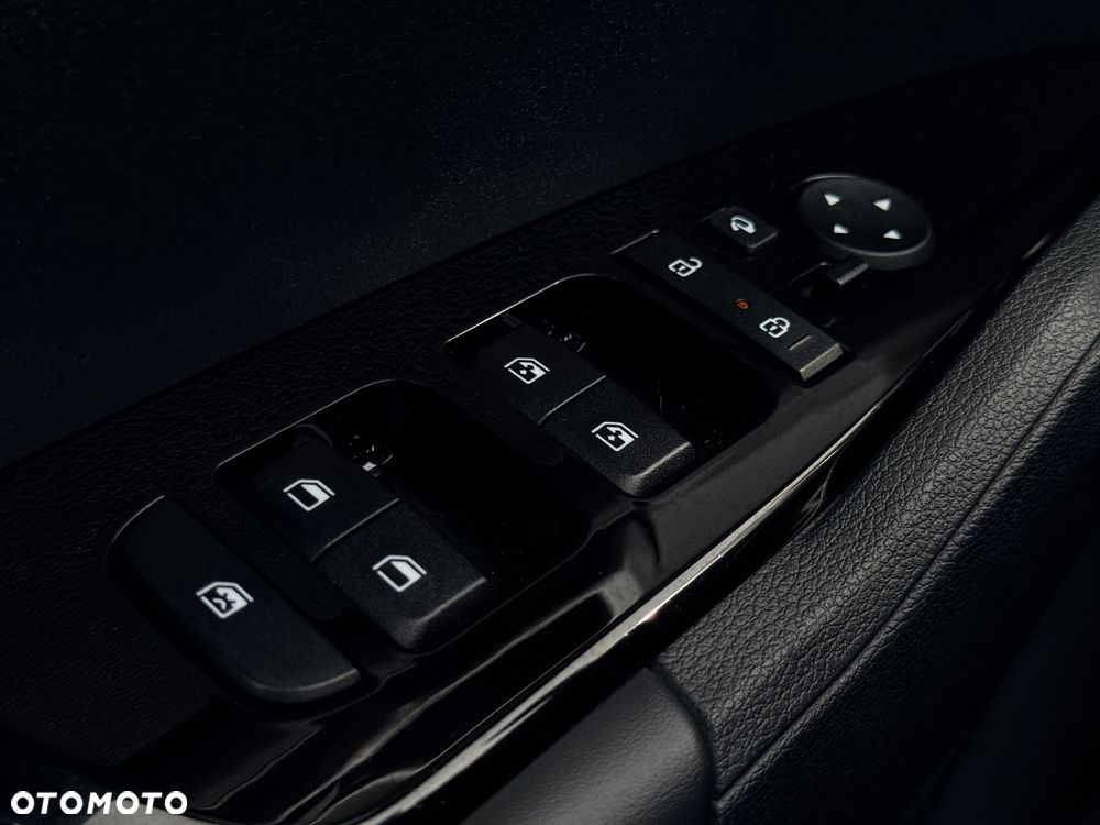 Kia Sportage 1.6 T-GDI PHEV Business Line 4WD - 23