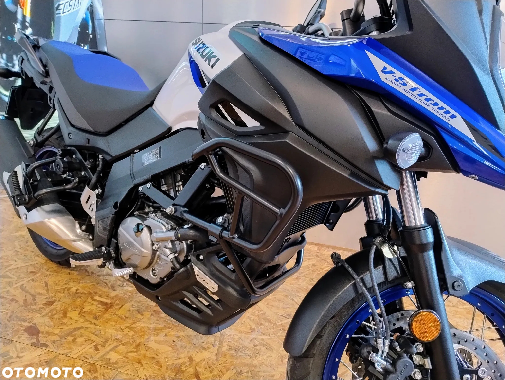 Suzuki V-STROM - 4