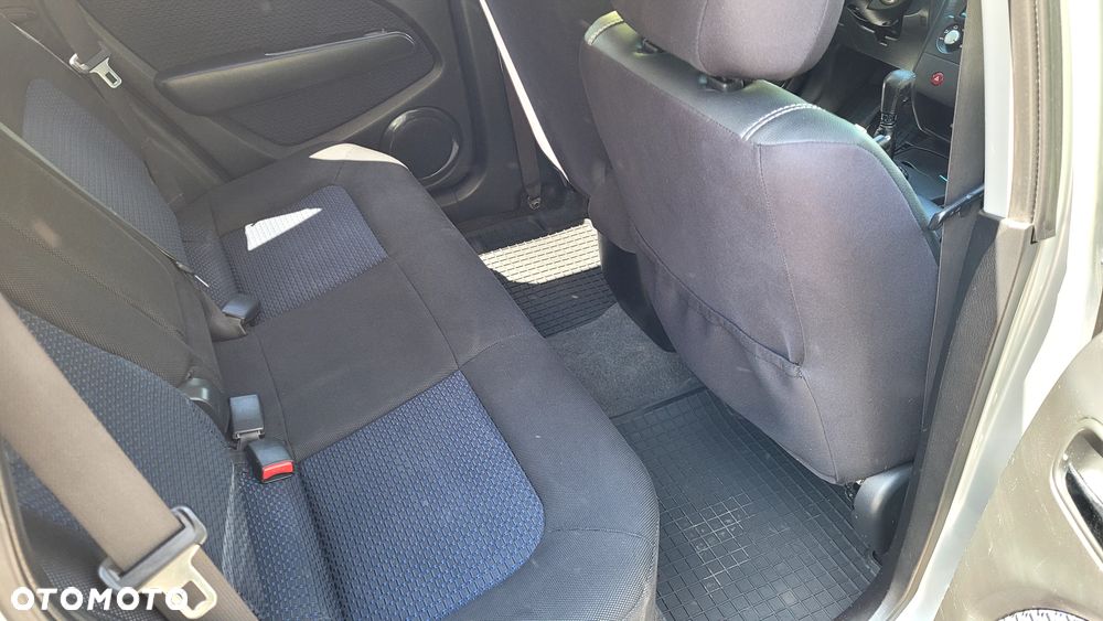 Mitsubishi Outlander - 14