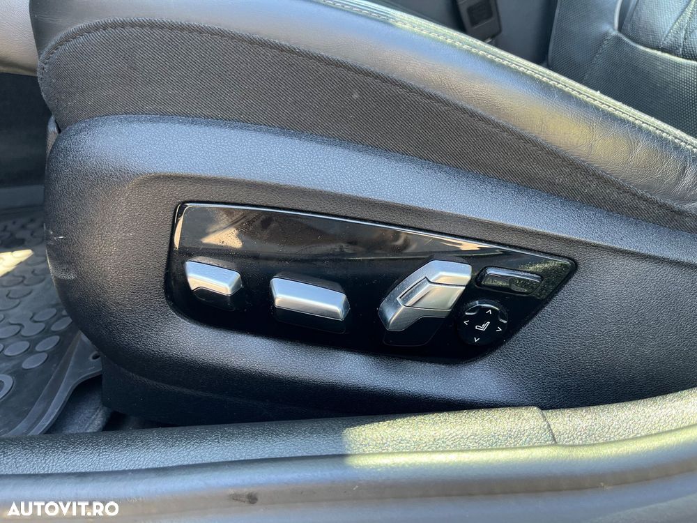 BMW Seria 5 530i xDrive AT - 24