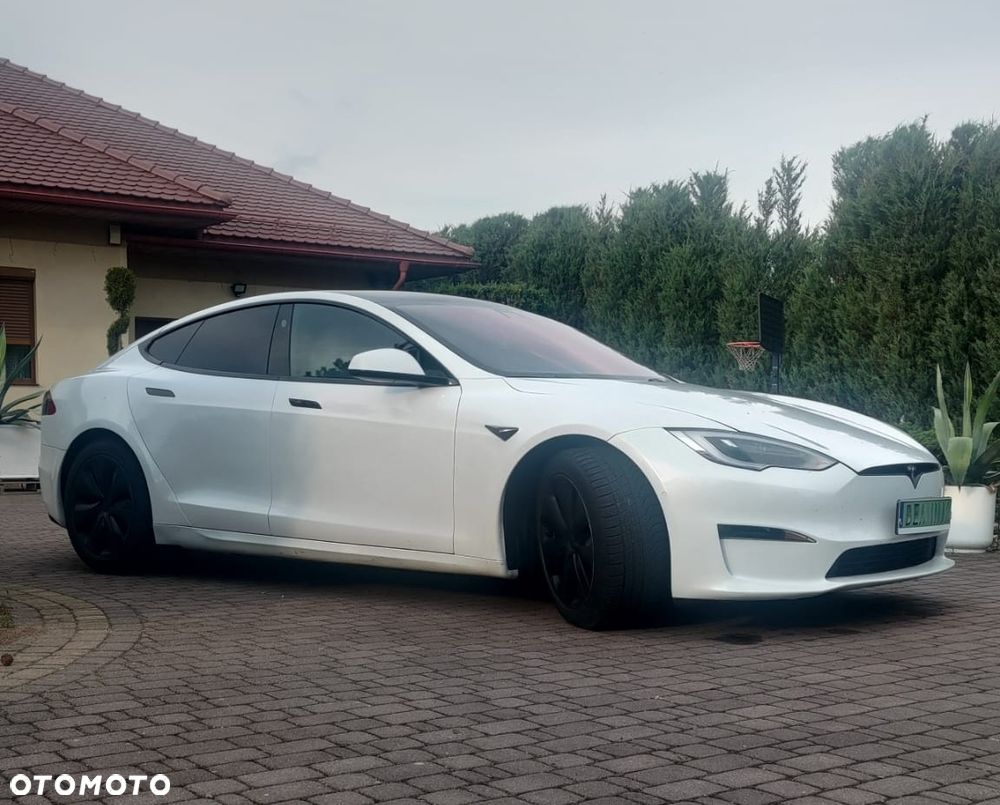 Tesla Model S - 18