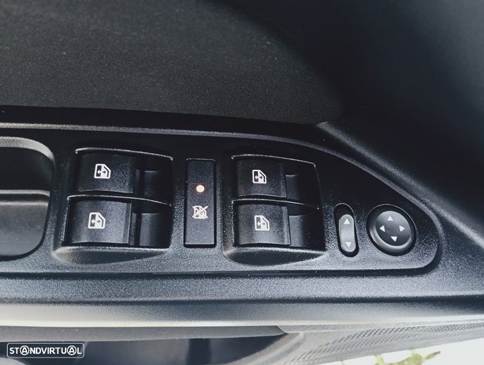 Fiat Tipo Station Wagon 1.3 M-Jet Lounge Tech - 48