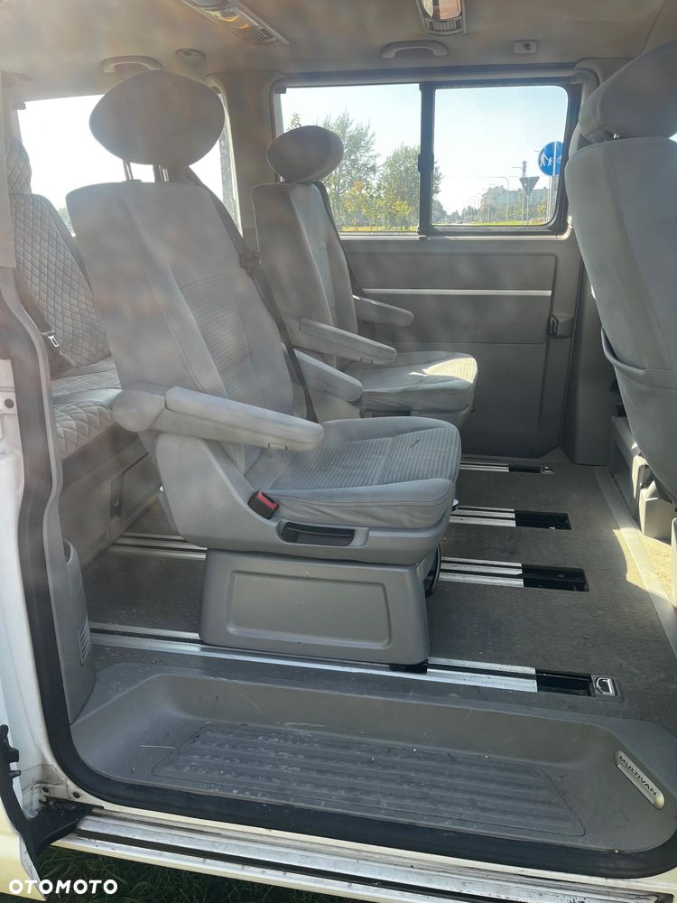 Volkswagen Multivan - 9
