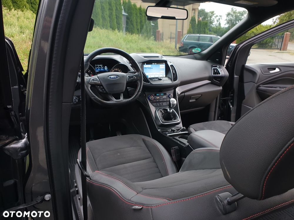 Ford Kuga 2.0 TDCi 4x4 ST-Line - 19