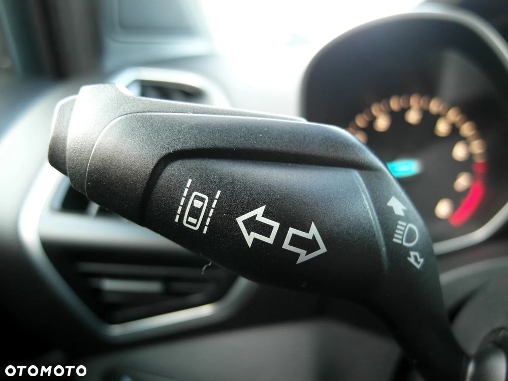 Ford Kuga - 37