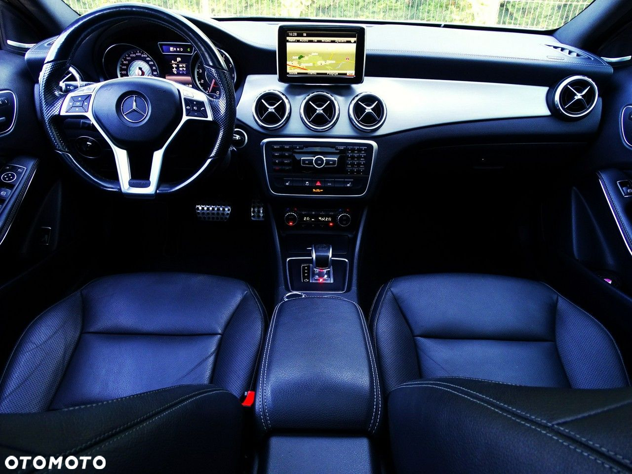Mercedes-Benz GLA - 26