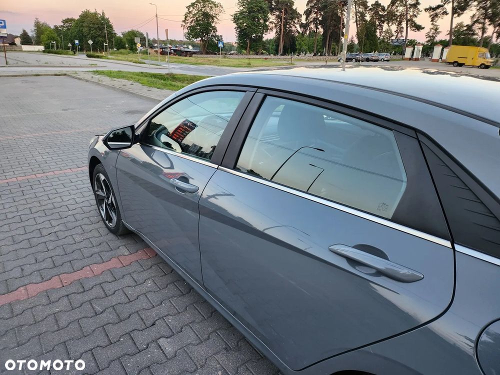 Hyundai Elantra 1.6 Smart - 12
