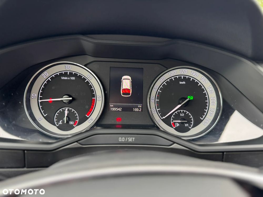 Skoda Superb 2.0 TDI SCR Style DSG - 13