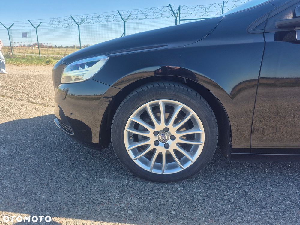 Volvo V40 D2 Drive-E R-Design Kinetic - 11