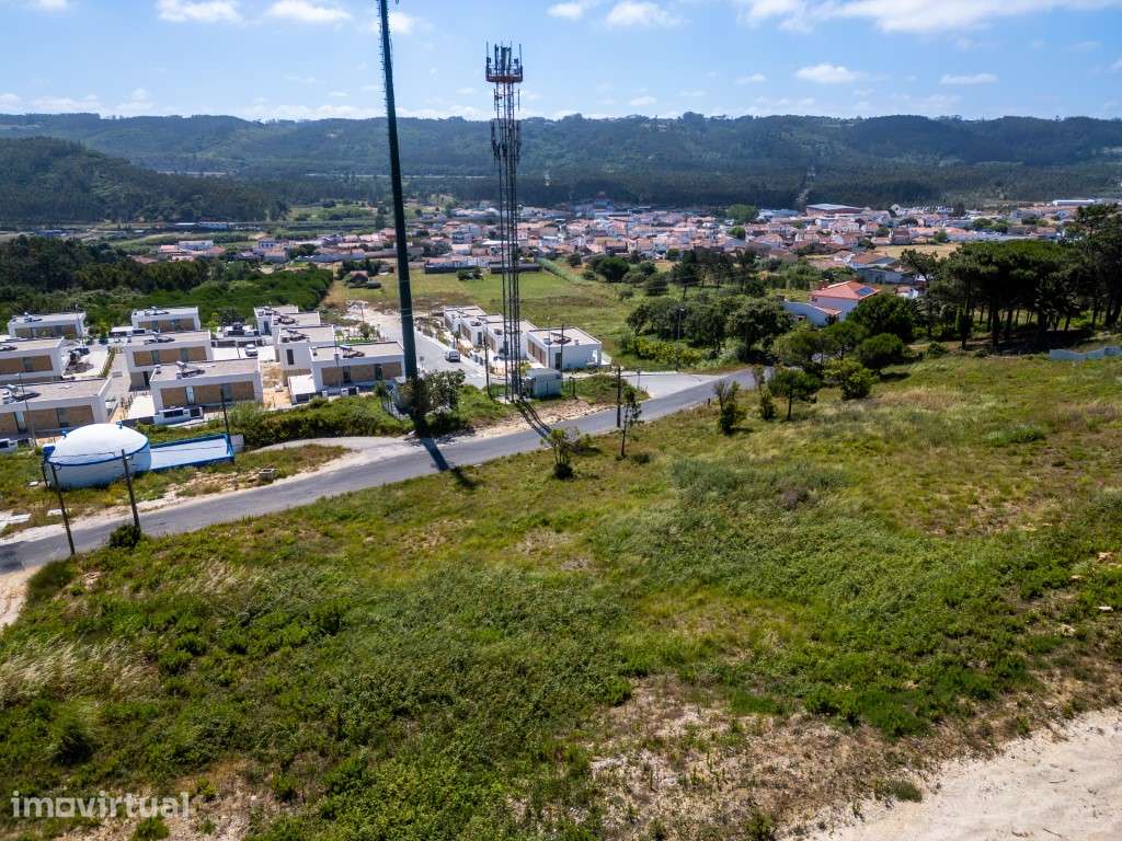 Terreno Para construção de 3 moradias- Perto da praia - Grande imagem: 2/12