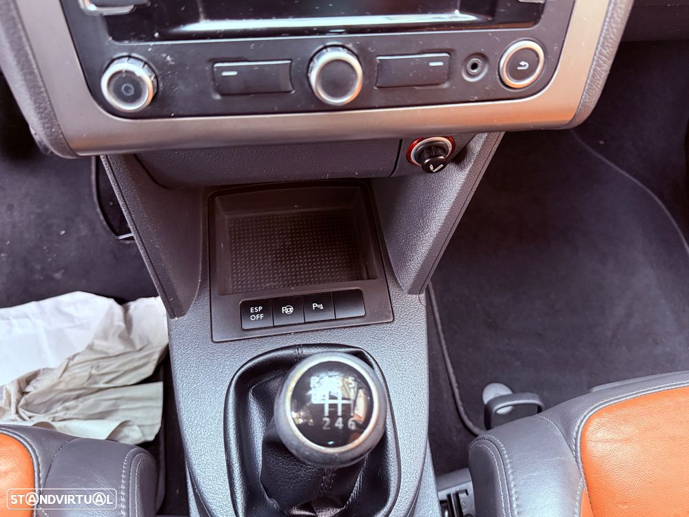 VW Touran 1.9 TDi Highline 7L - 17