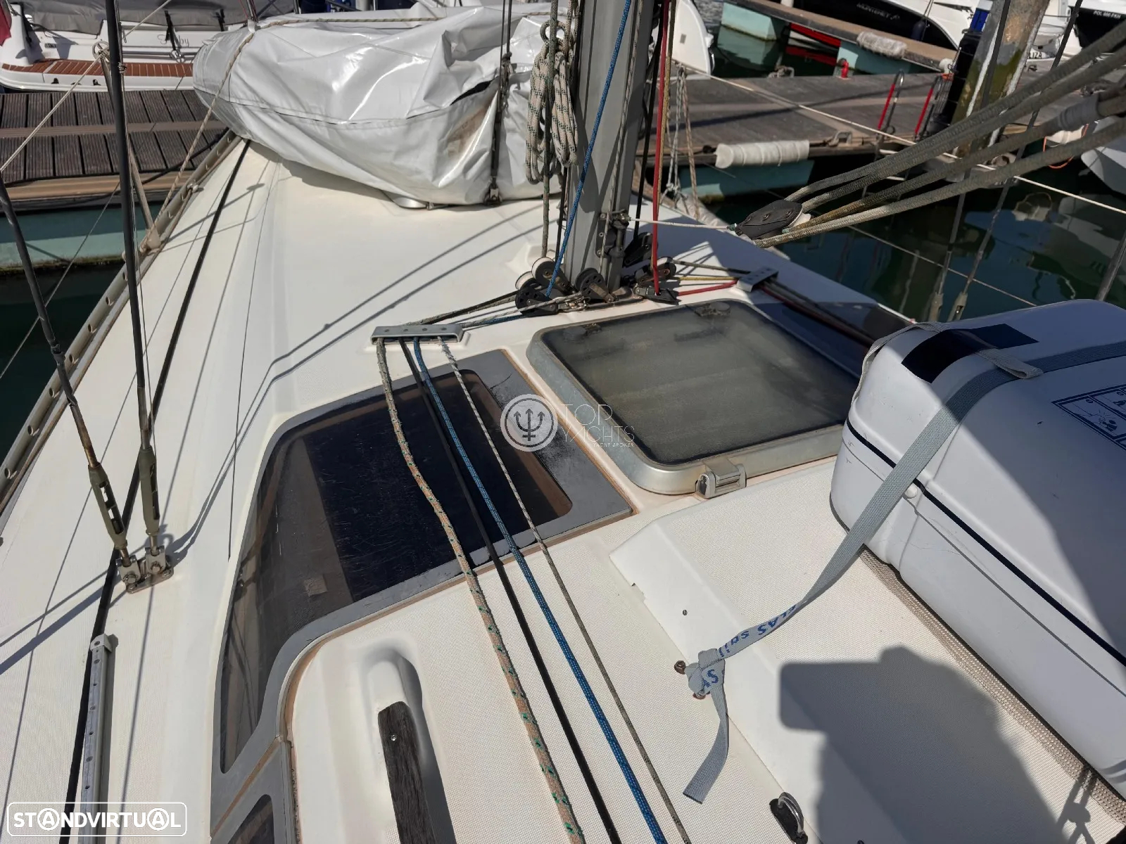 Beneteau Oceanis 320 - 27
