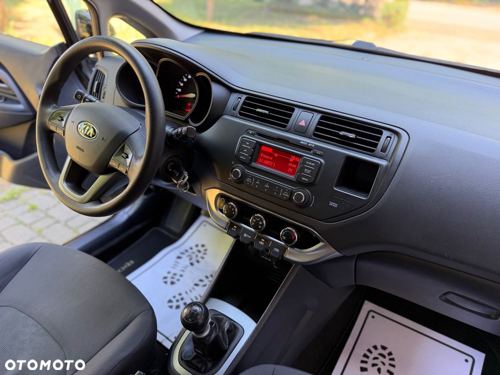 Kia Rio 1.2 Fifa World Cup Edition - 22